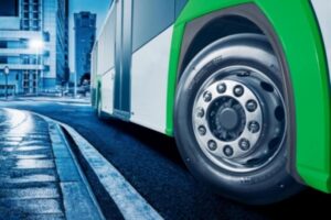 Pneu U02 Urban-e: Inovação para Ônibus Elétricos e Híbridos