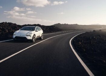 Polestar 4 SUV em destaque