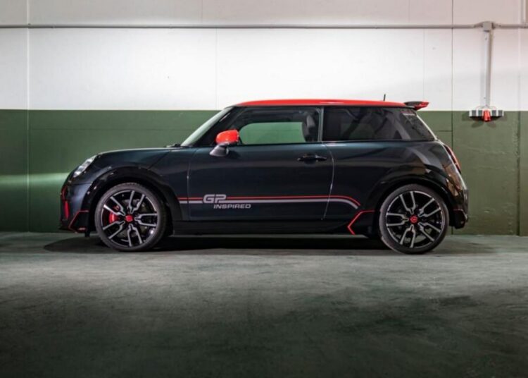 MINI JCW GP Inspired em Legend Grey