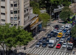 Queda na Demanda e Juros Elevados Afetam Preços de Usados
