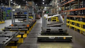 Nissan Inova com Robôs Autônomos no Transporte Interno