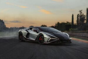 Lamborghini Celebra 55 Anos de Inovações com a Linha SV