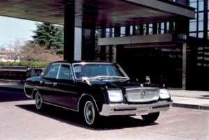 Toyota Century: O Luxuoso Sedã que Supera a Lexus no Japão