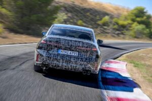 Novidade: BMW Série 3 finaliza testes com potência até 443 cv