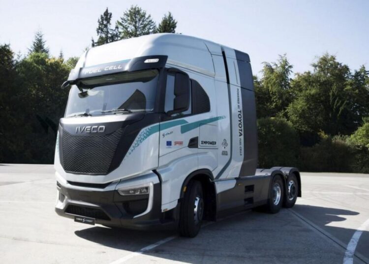 Caminhão a hidrogênio da Iveco com tecnologia da Toyota