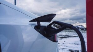 Nano One Avança na Produção de Baterias LFP no Canadá