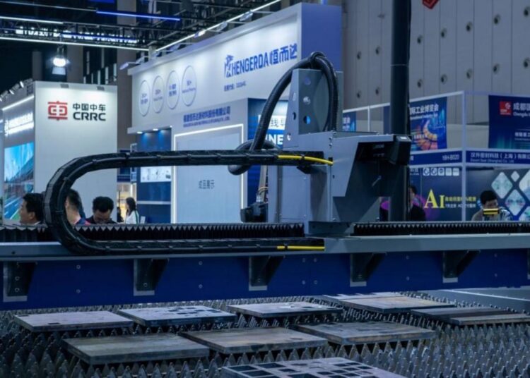 Foto de uma fábrica moderna na China
