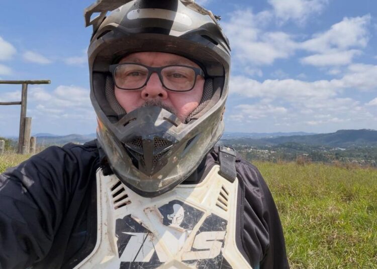 Trilhas de moto na Serra da Cantareira