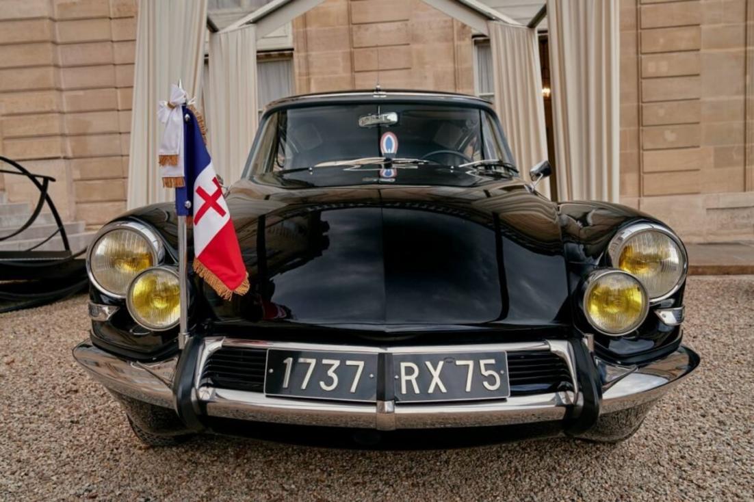 Carro de Charles de Gaulle em exposição