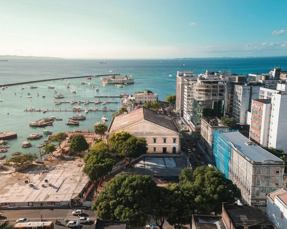 Ilustração sobre turismo de luxo na Bahia