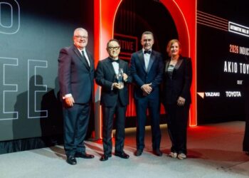 Akio Toyoda recebe homenagem no Automotive Hall of Fame