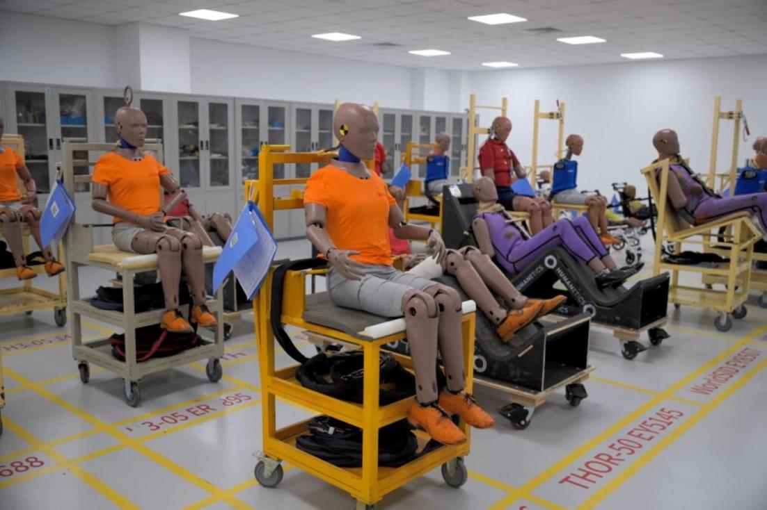 Laboratório da GWM realizando testes de impacto no Haval H7 PHEV