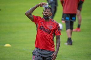 Rodinei perto de ser confirmado pelo Santos: tudo sobre a negociação