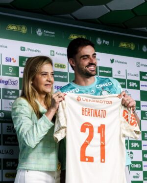 Bruno Bertinato é apresentado pelo Palmeiras com grandes expectativas