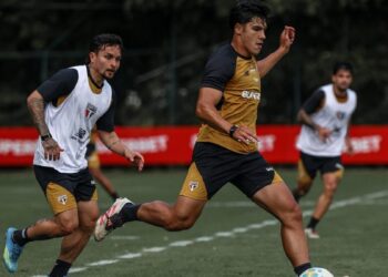 Treino do São Paulo com jogadores do Sub-20