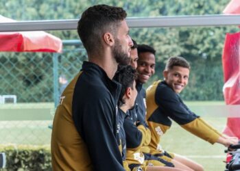 Jogadores do São Paulo treinando