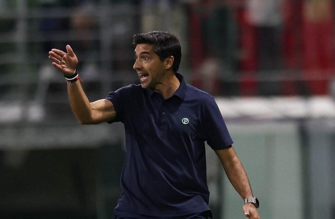 Jogadores do Palmeiras em ação