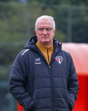 Paredes retorna ao Boca Juniors para enfrentar o São Paulo