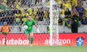 Lorena representa Brasil na disputa da Bola de Ouro 2026