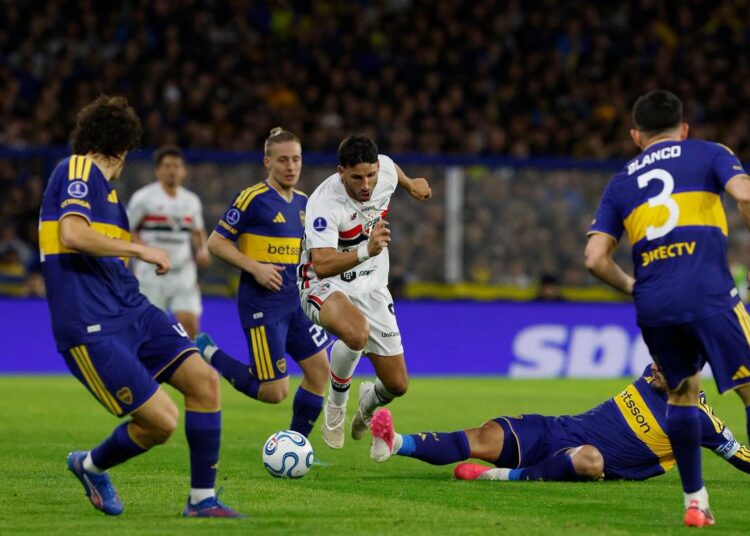 Calleri suspenso para jogo do São Paulo