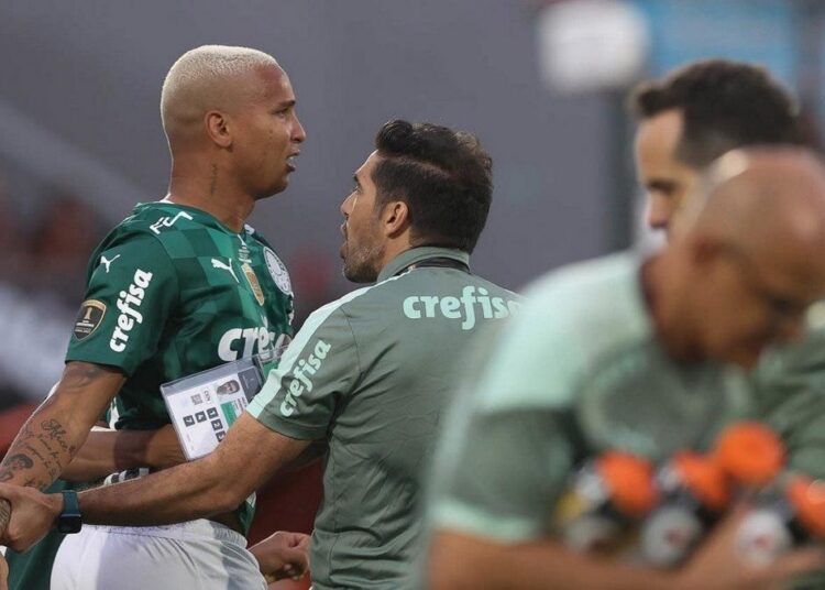 Deyverson em campo