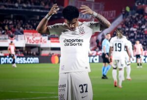 Corinthians Empata e Mantém Esperança na Libertadores