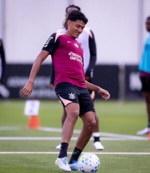 Corinthians se prepara para estréia de novo talento do Sub-20