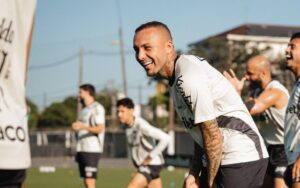 Santos define time titular para duelo contra o Cruzeiro