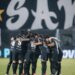 Elenco do Santos em ação durante a partida