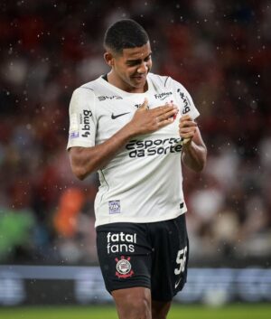 Gui Negão encerra jejum de gols em duelo contra Flamengo