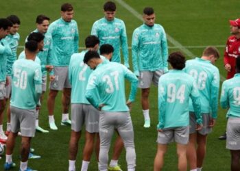 Jogadores do Palmeiras em treinamento