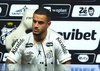 Philippe Coutinho em coletiva de imprensa