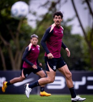 Corinthians se prepara intensamente para duelo contra Estudiantes