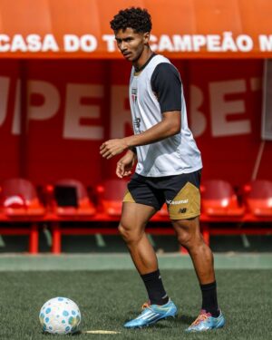 São Paulo Retoma Treinos com Nova Adição: Pedro Lima