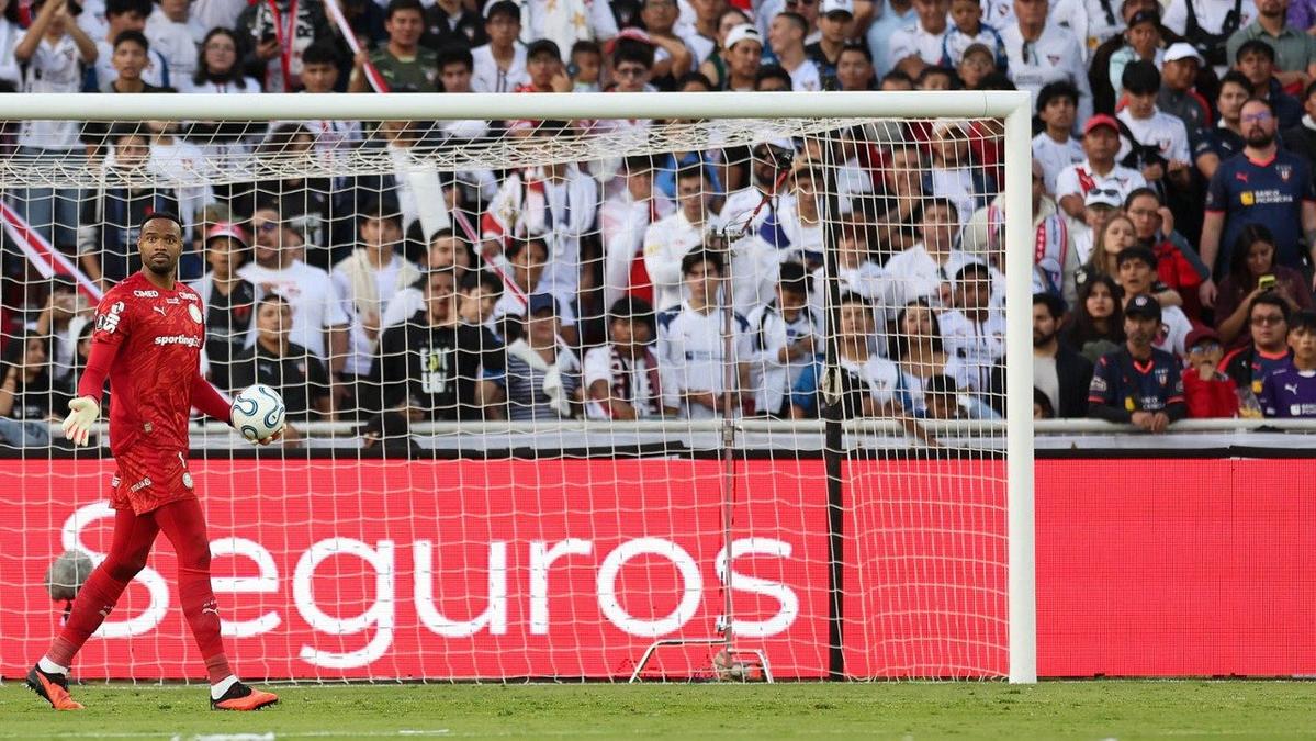Jogadores do Palmeiras comemorando a vitória nos pênaltis