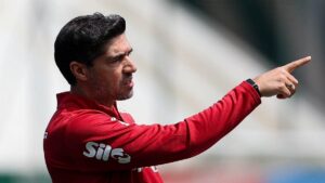 Palmeiras se prepara para duelo decisivo contra o Grêmio