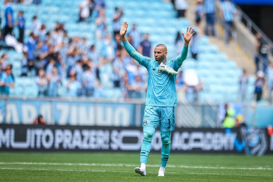 Weverton durante partida entre Grêmio e Palmeiras