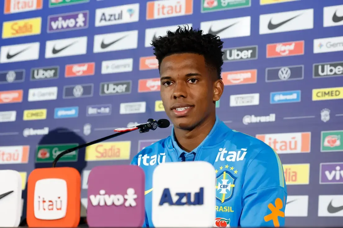 Estêvão durante entrevista coletiva
