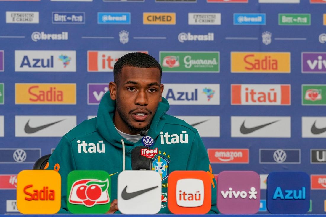 Rayan em ação durante a partida contra a Austrália