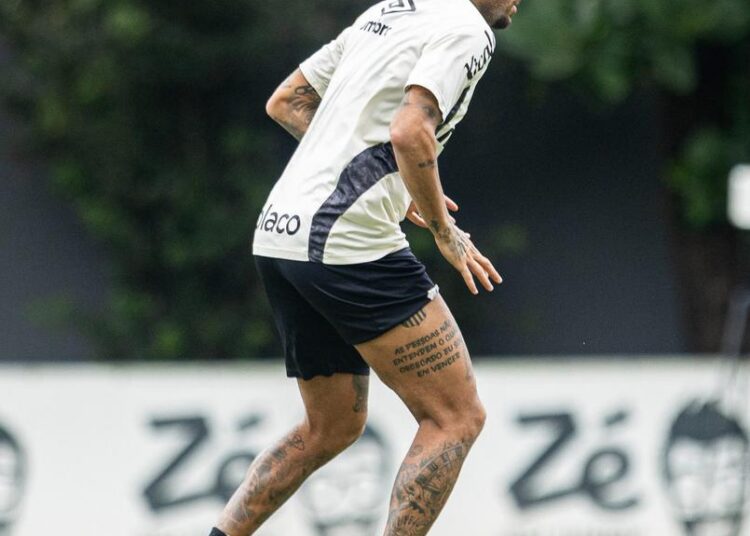 Neymar em treinamento no Santos