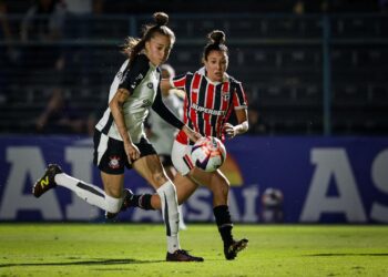 Corinthians e São Paulo se enfrentam na final do campeonato feminino.