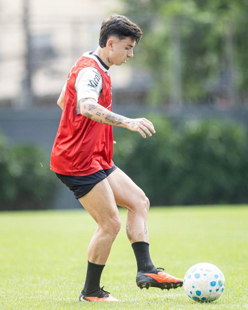 Santos treinando no CT Rei Pelé