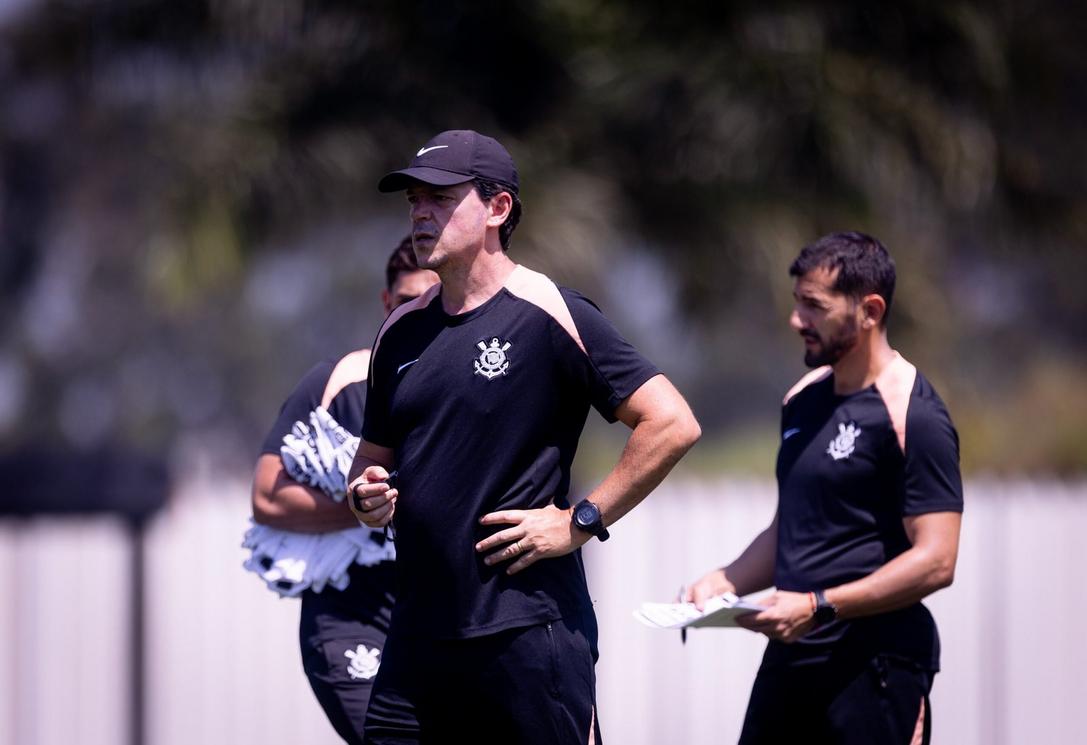 Treinos do Corinthians no CT Joaquim Grava
