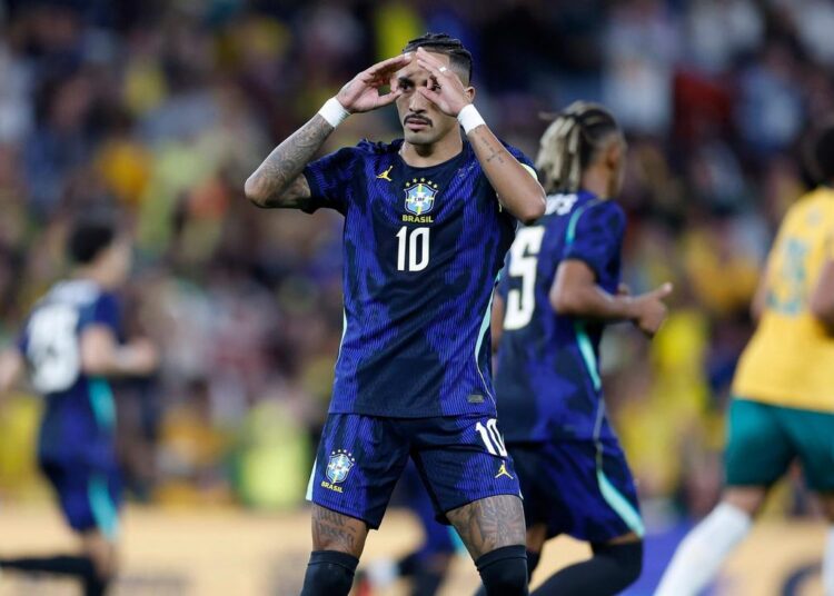 Jogadores da Seleção Brasileira durante a partida na Austrália