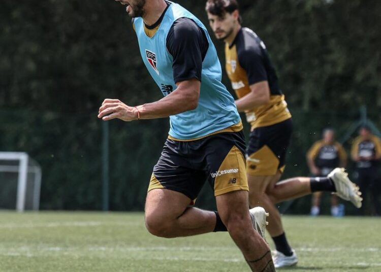 Jogadores do São Paulo em treinamento