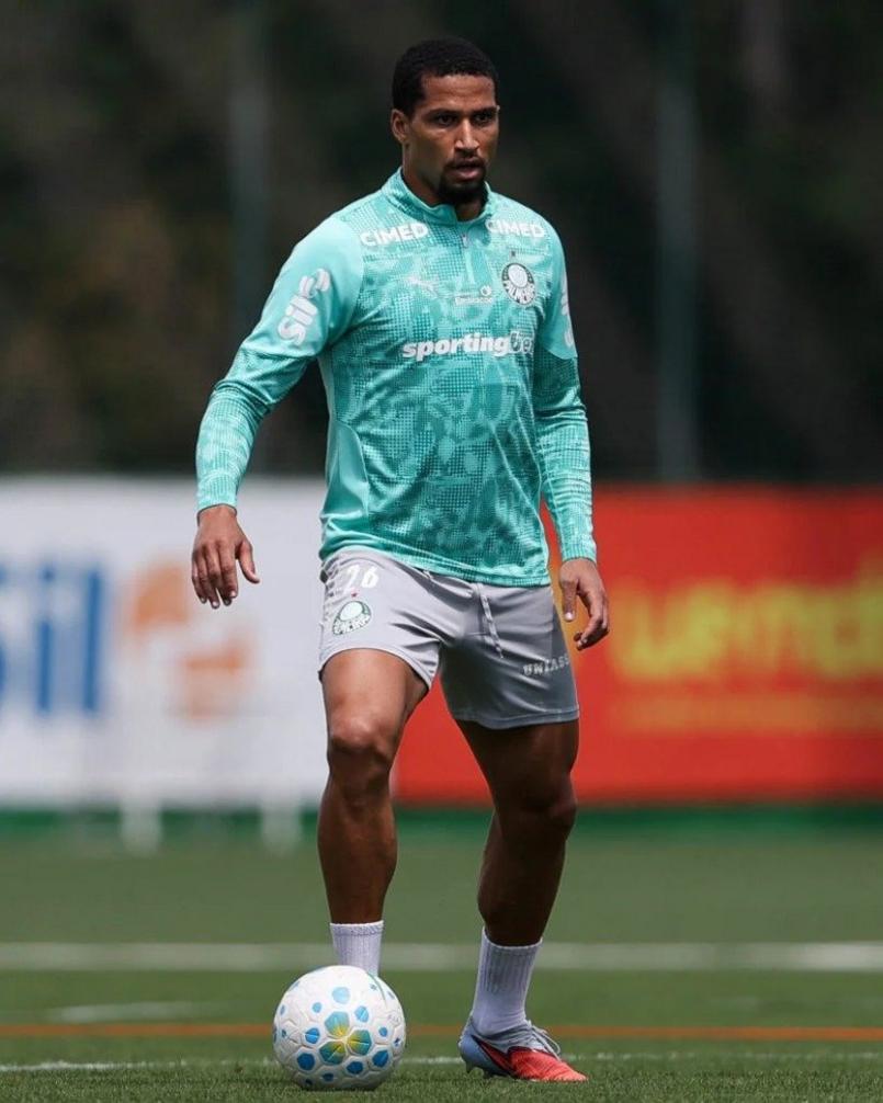 Murilo em ação pelo Palmeiras