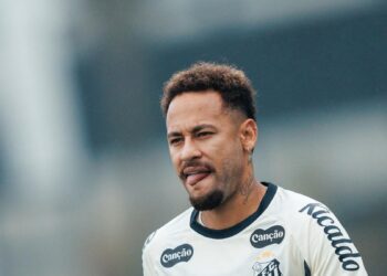 Neymar em treino