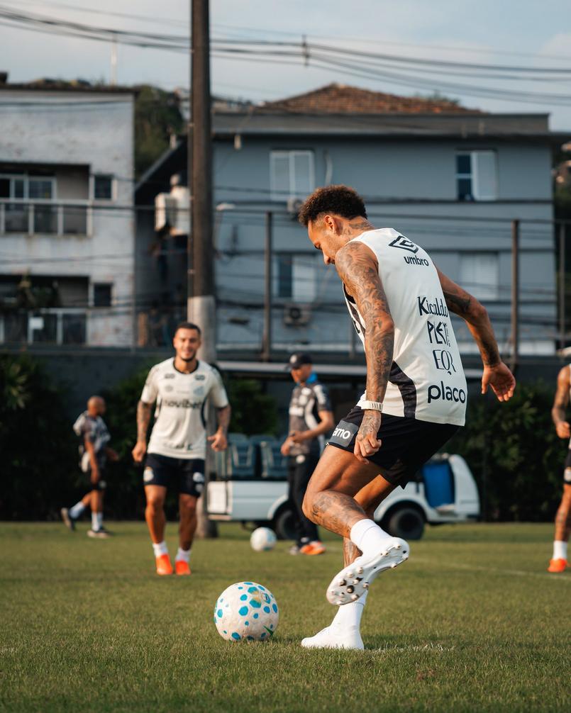 Coutinho e Neymar em treinamento