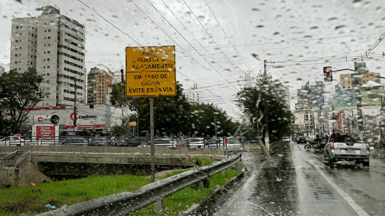 Possibilidade de chuva intensa com raios e rajadas de vento em Campinas