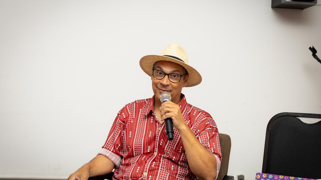 Samuel de Monteiro, filho do cordelista Asa Branca do Ceará, com tradição na poesia popular